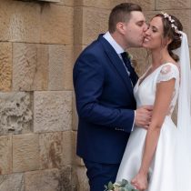 Claudia y Álex, y un vestido único de ensueño